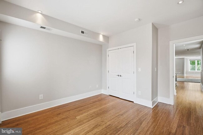 Building Photo - 2128 1st St NW