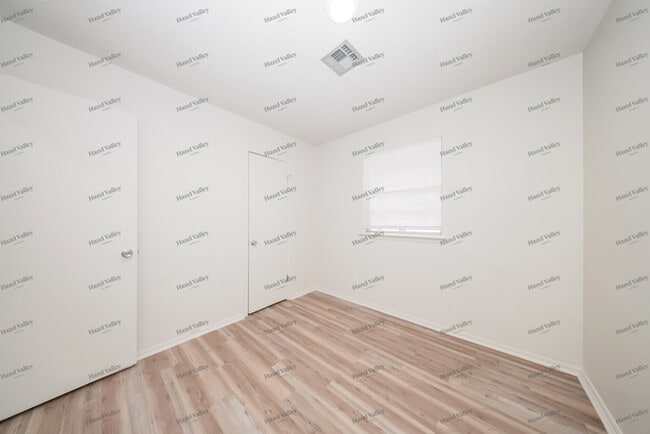 Building Photo - 3029 Dentwood Terrace