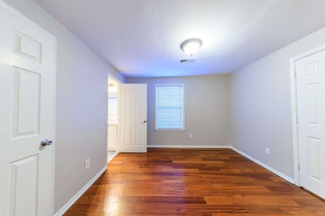 Building Photo - Quaint East Nashville Home for Lease NOW AVAILABLE!