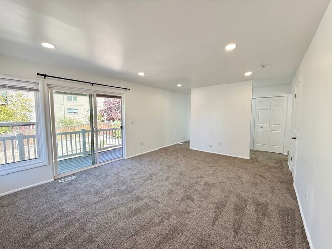 Building Photo - 3 Bedroom Home in Holladay Available August 1st