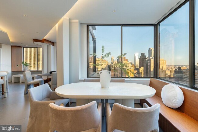 Building Photo - 210 W Rittenhouse Square