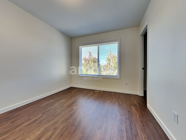 Building Photo - 9944 Terra Glenn Street Southeast