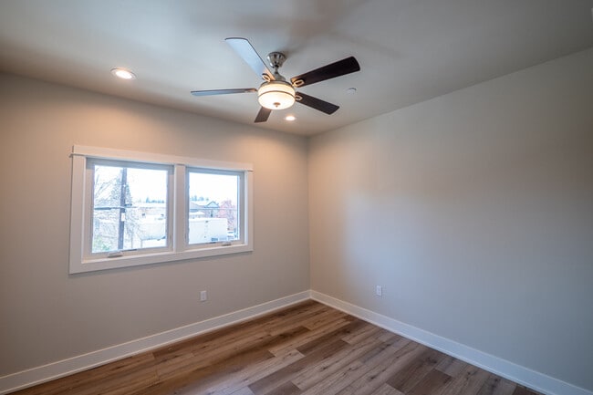 Building Photo - 120 Richardson St