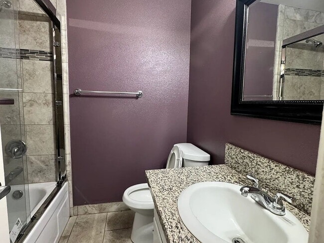 Building Photo - Spacious and well-maintained 4-bedroom, 1.5-bath home located in a desirable Fresno neighborhood.