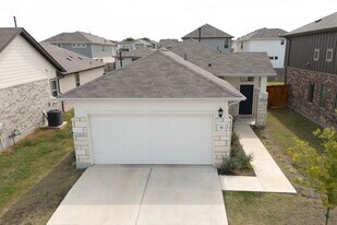 Building Photo - 115 Goosewinged Dr