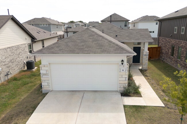 Building Photo - 115 Goosewinged Dr