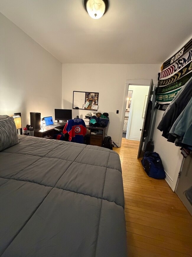 Building Photo - 3720 N Sheffield Ave