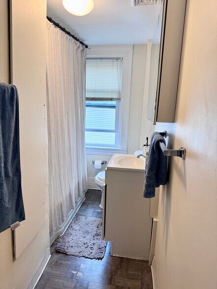 Building Photo - 122 Gore St