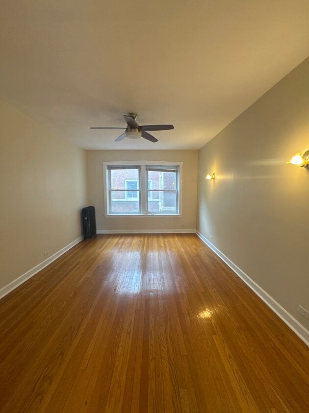 Primary Photo - 4408 N Winchester Ave