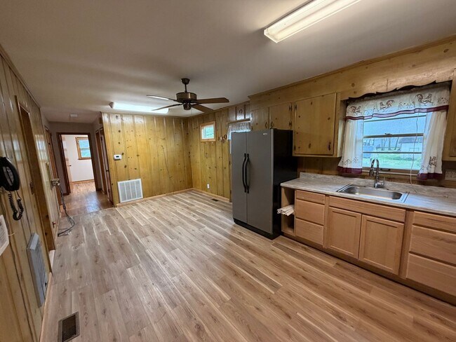 Building Photo - Charming 3 Bed 1 Bath Home in Murfreesboro