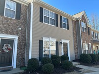 Building Photo - 3 Bedroom | 2.5 Bathroom Townhome *MOVE IN...