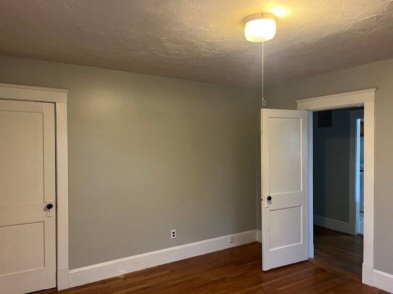 Building Photo - 14 Eddy St