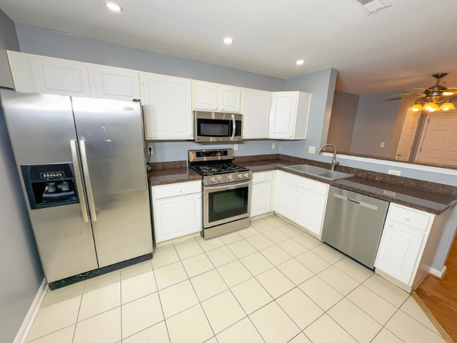 Building Photo - 1632 Briarview Ct
