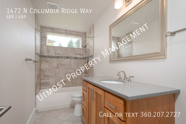 Building Photo - Stunning custom 4BD contemporary home in W...