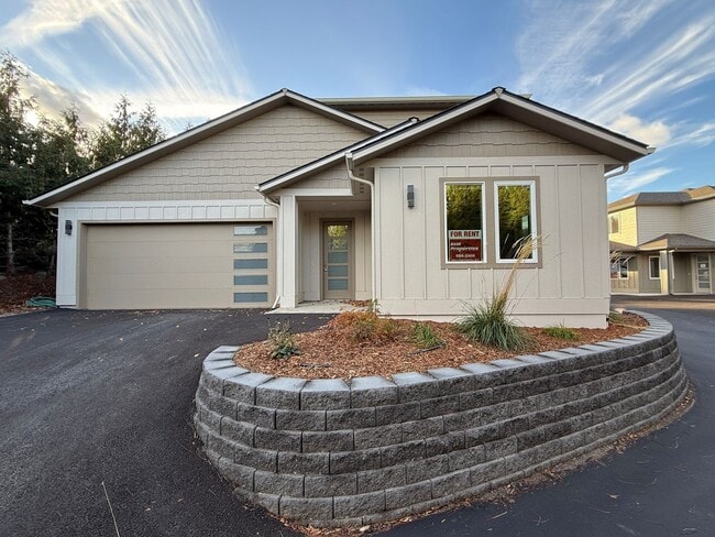 Primary Photo - Now renting Brand-new 4 bedroom, 3 bathroom House