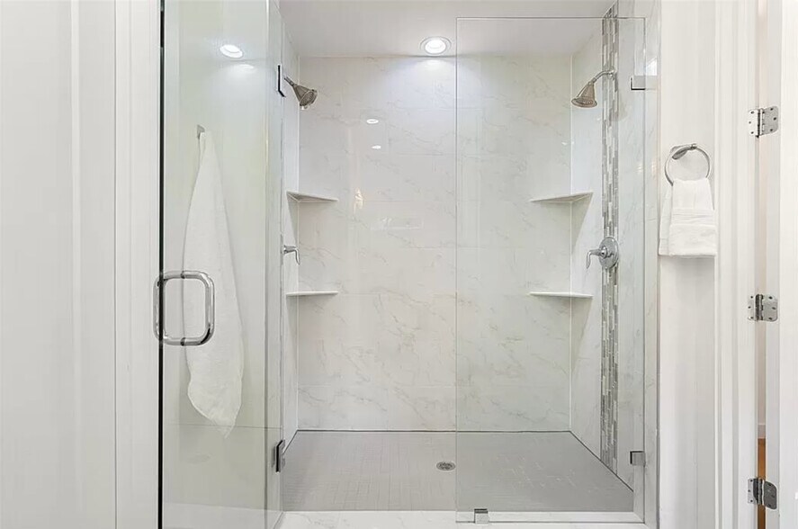 Building Photo - 903 Garden Villa Ct
