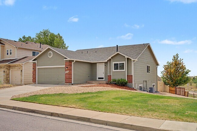 Building Photo - 1005 Scarlet Oak Dr