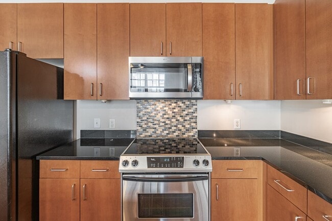 Building Photo - Stunning 2-bedroom, 2-bathroom condo locat...
