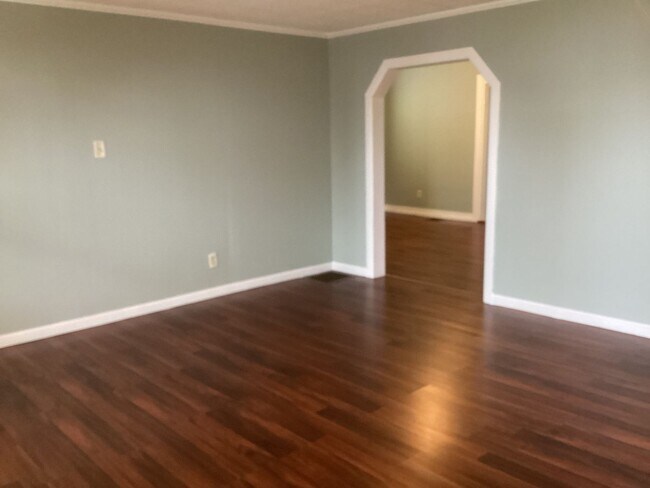 Building Photo - 224 W North St