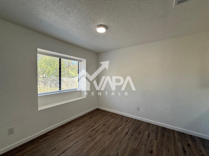 Building Photo - 11411 Big Elk Dr