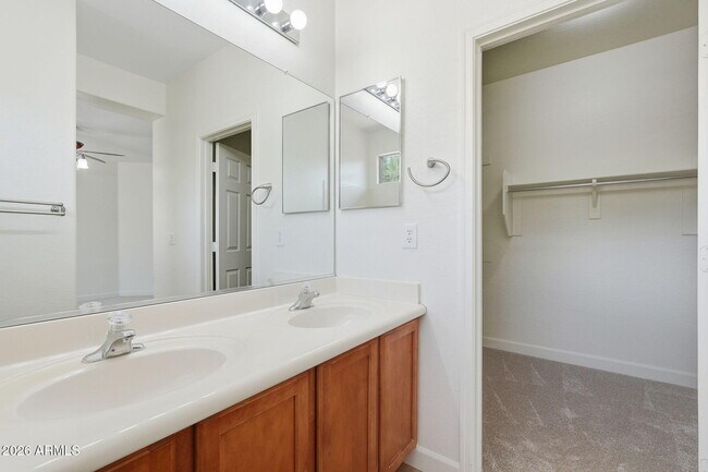 Building Photo - 39518 N White Tail Ln