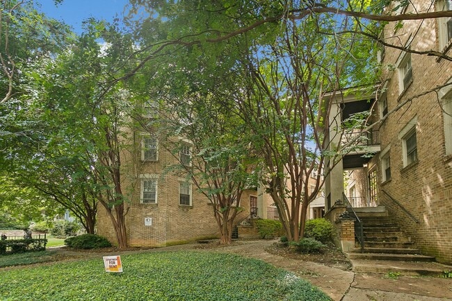 Interior Photo - Highland Club Apartments