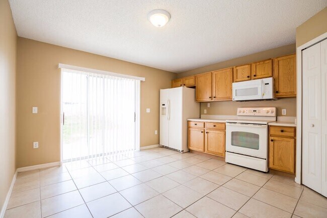 Building Photo - 2712 Whispering Trails Dr