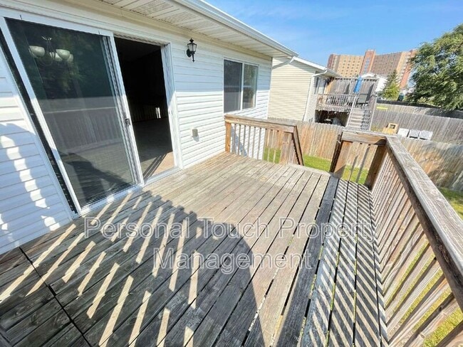 Building Photo - 2510 Amber Valley Ct S