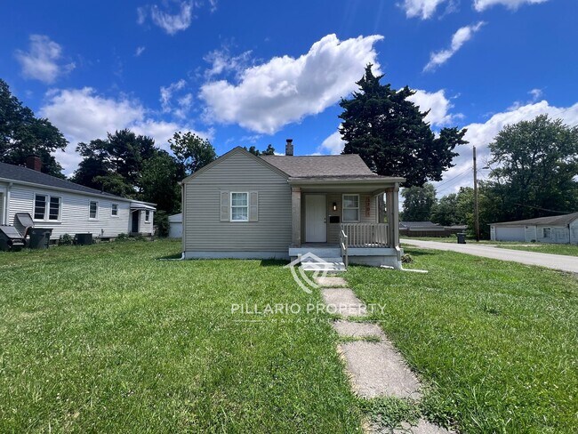 Building Photo - Newly Renovated, 4 Bedroom, 2 Bathroom Home Available NOW!