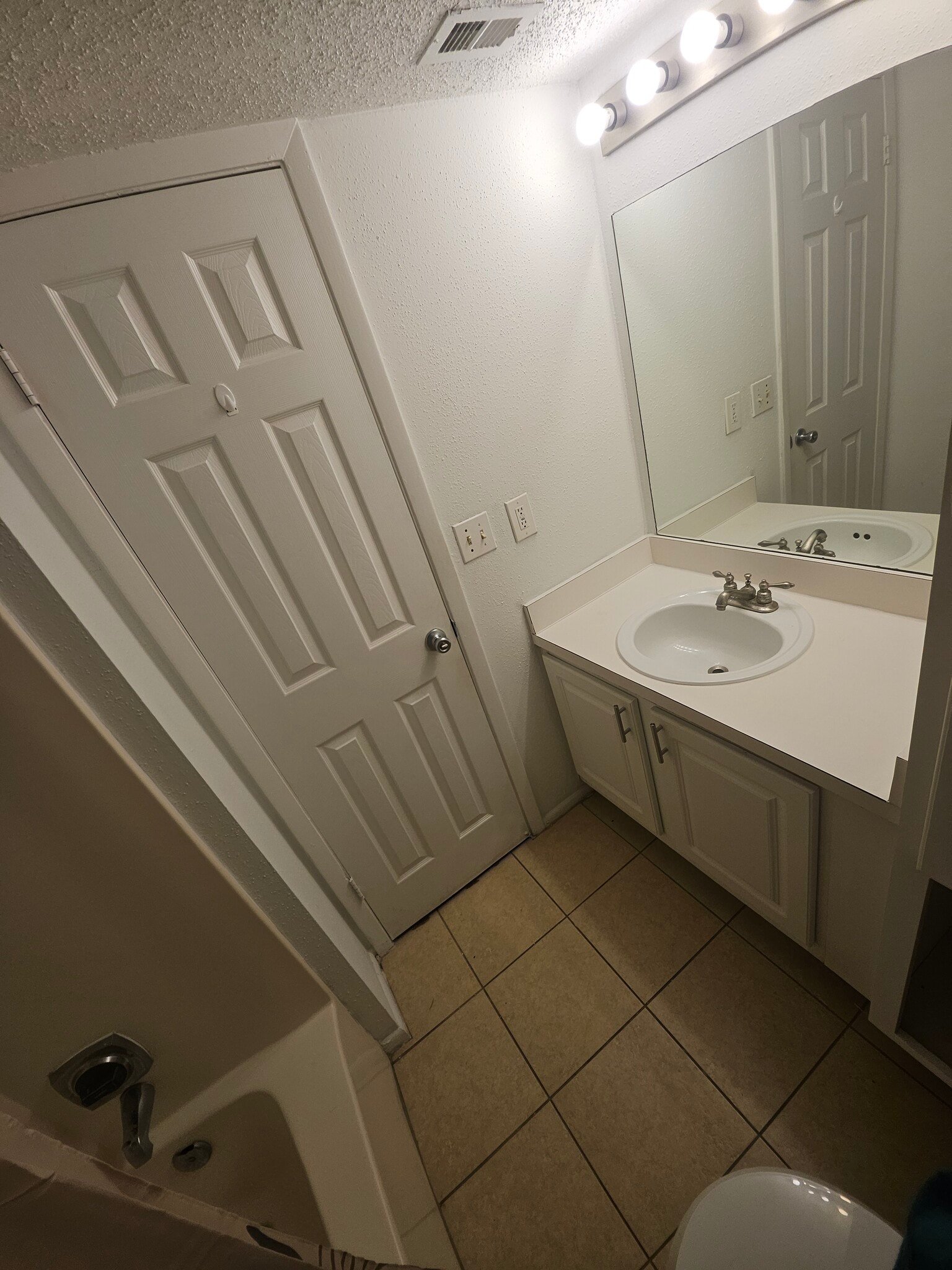 Building Photo - 131 Water Front Way