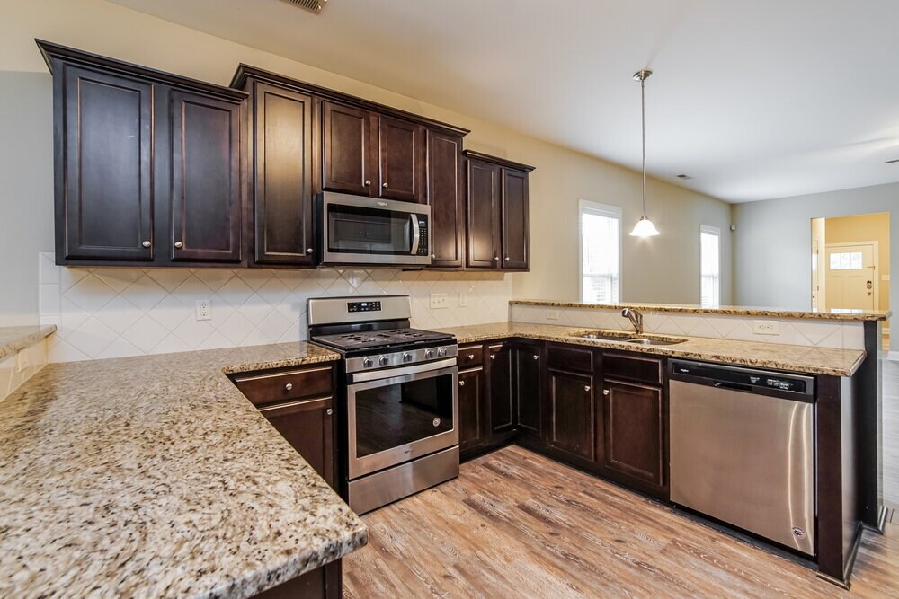 Building Photo - 647 Airedale Trail