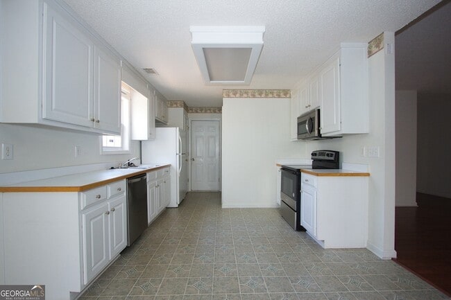 Building Photo - 2804 James Henry Dr