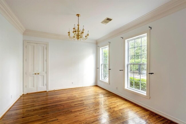 Building Photo - 57 Briar Hollow Ln