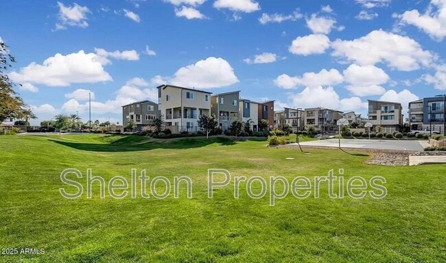 Building Photo - 1310 N Zane Dr