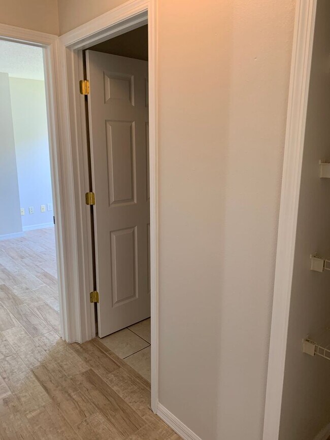 Building Photo - Beautiful 3 Bedroom, 2 Bathroom Home with Lake in Melbourne, FL!