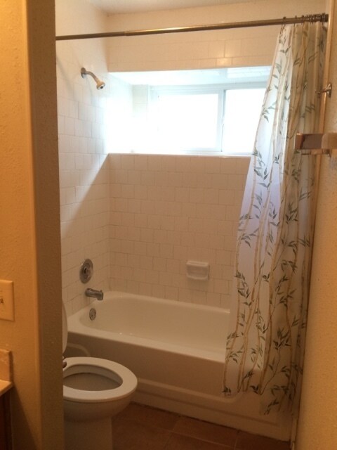 Building Photo - 2601 Cedar Ln