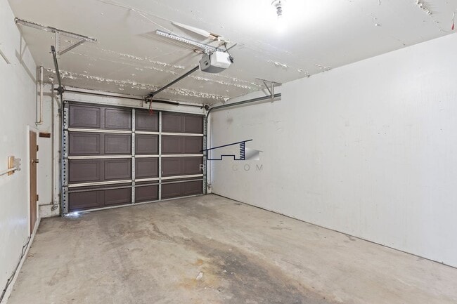 Building Photo - 77 Pheasantbrook Cir