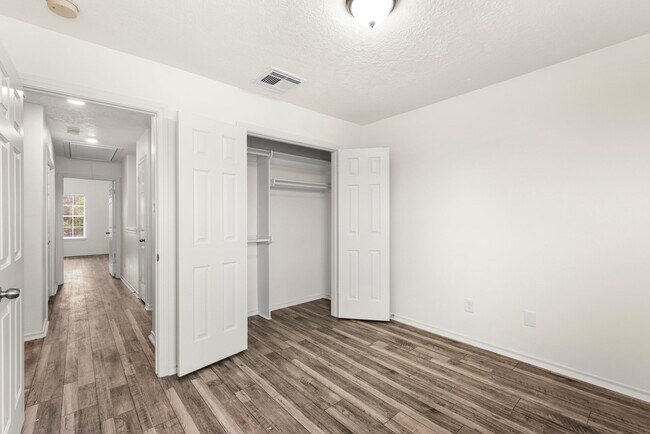 Building Photo - 8710 Thistlemoor Ln