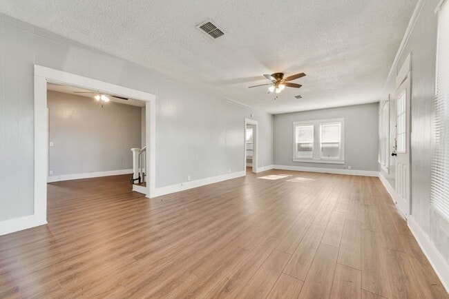 Building Photo - 432 N Denton St