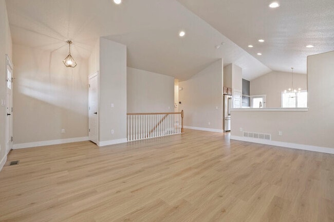 Building Photo - 5839 Yancey Dr