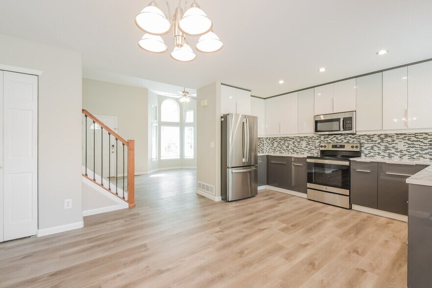 Building Photo - 10523 Holyoke Dr