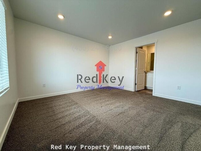 Building Photo - Wayne Way Townhouse