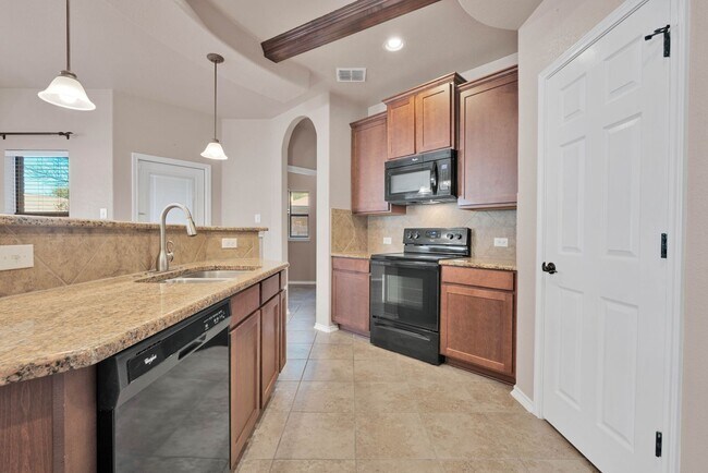 Building Photo - Beautifully Maintained Home in the Heart of Helotes