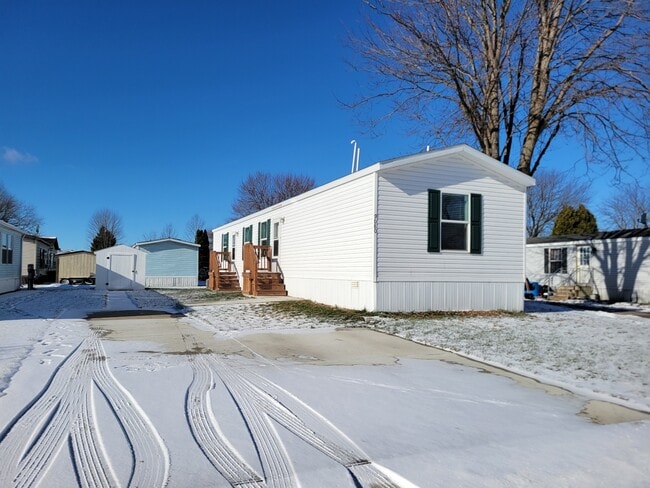 Building Photo - 9080 Windward Dr