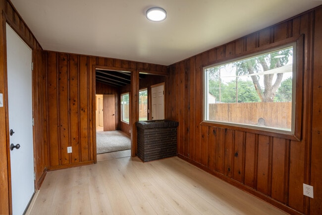 Building Photo - 3808 33rd St