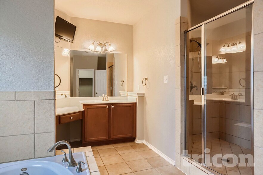 Building Photo - 5626 Cross Pond