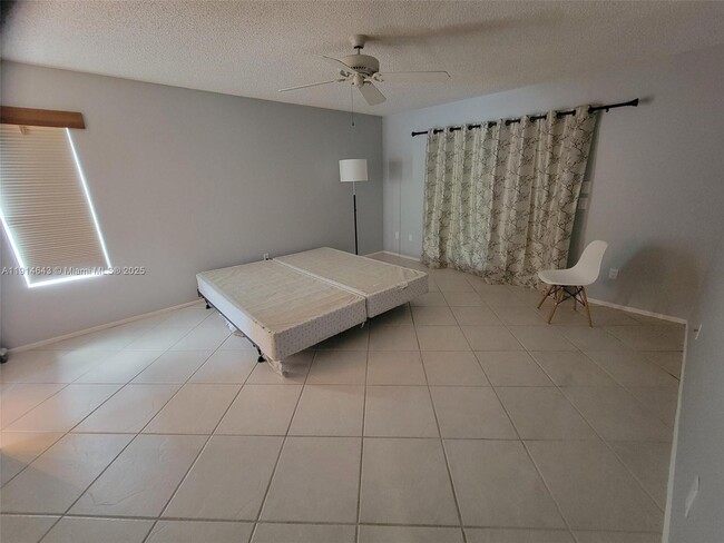 Building Photo - 469 Long Bow Ct