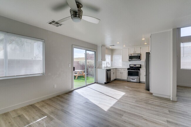 Building Photo - SUMMERLIN BEAUTY WITH TONS OF UPGRADES*3 LARGE BEDROOMS*COMMUNITY POOL*