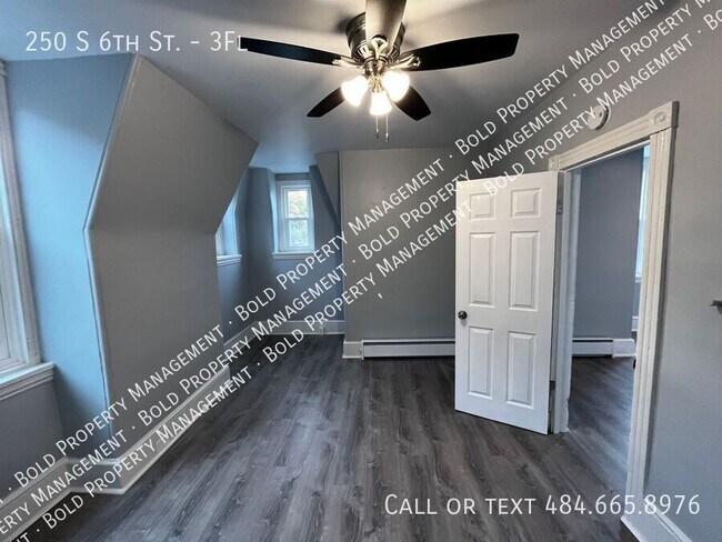 Building Photo - 250 S 6th St