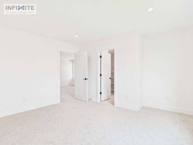 Building Photo - 374 Cushing Ln